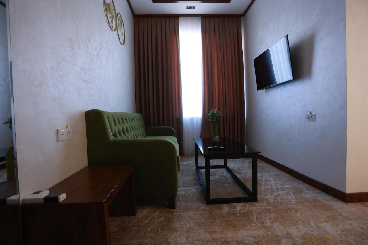 Regal Hotel By Grand Navoi Exterior photo