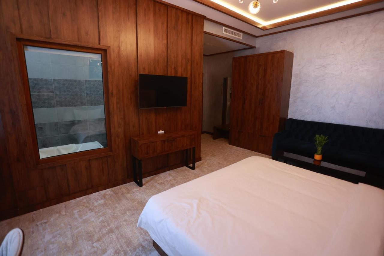 Regal Hotel By Grand Navoi Exterior photo
