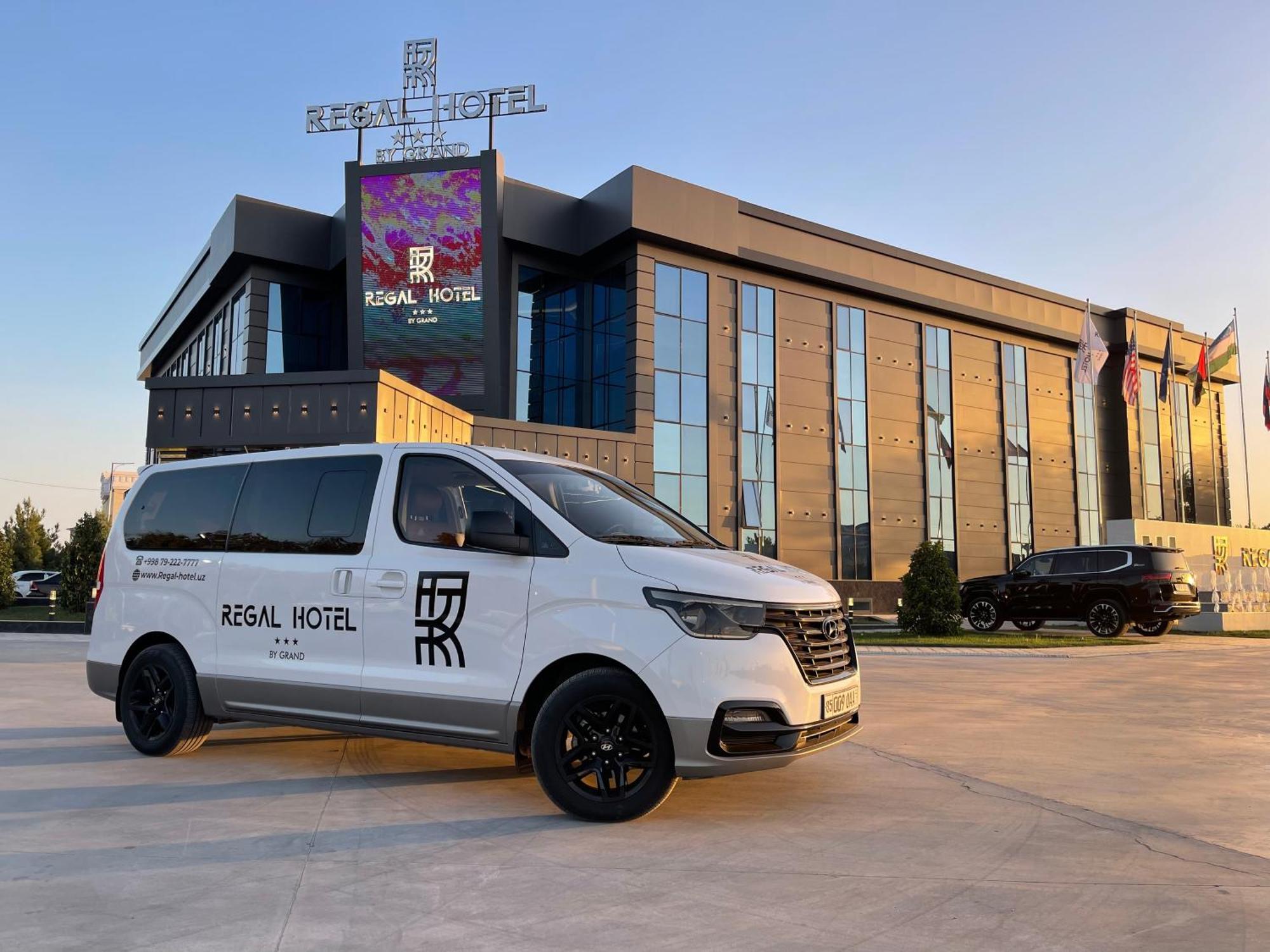 Regal Hotel By Grand Navoi Exterior photo